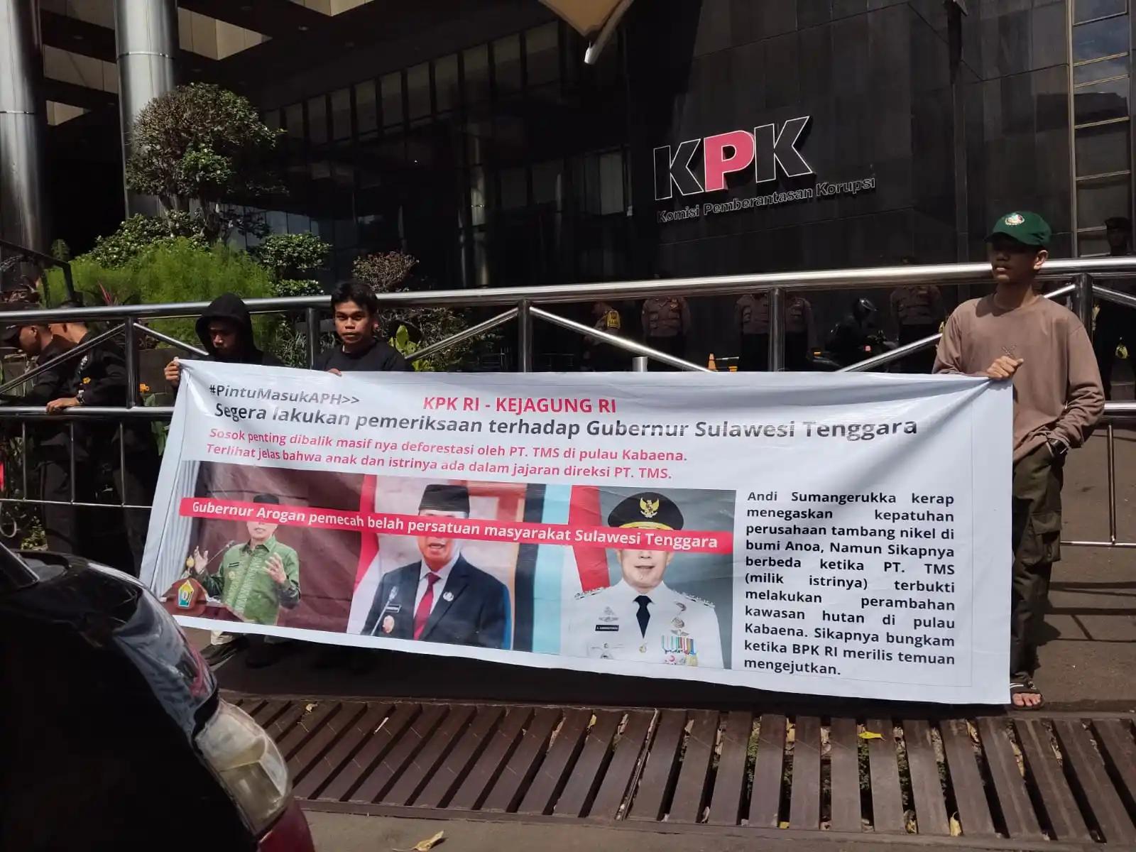 Demo KPK Gubernur Sultra