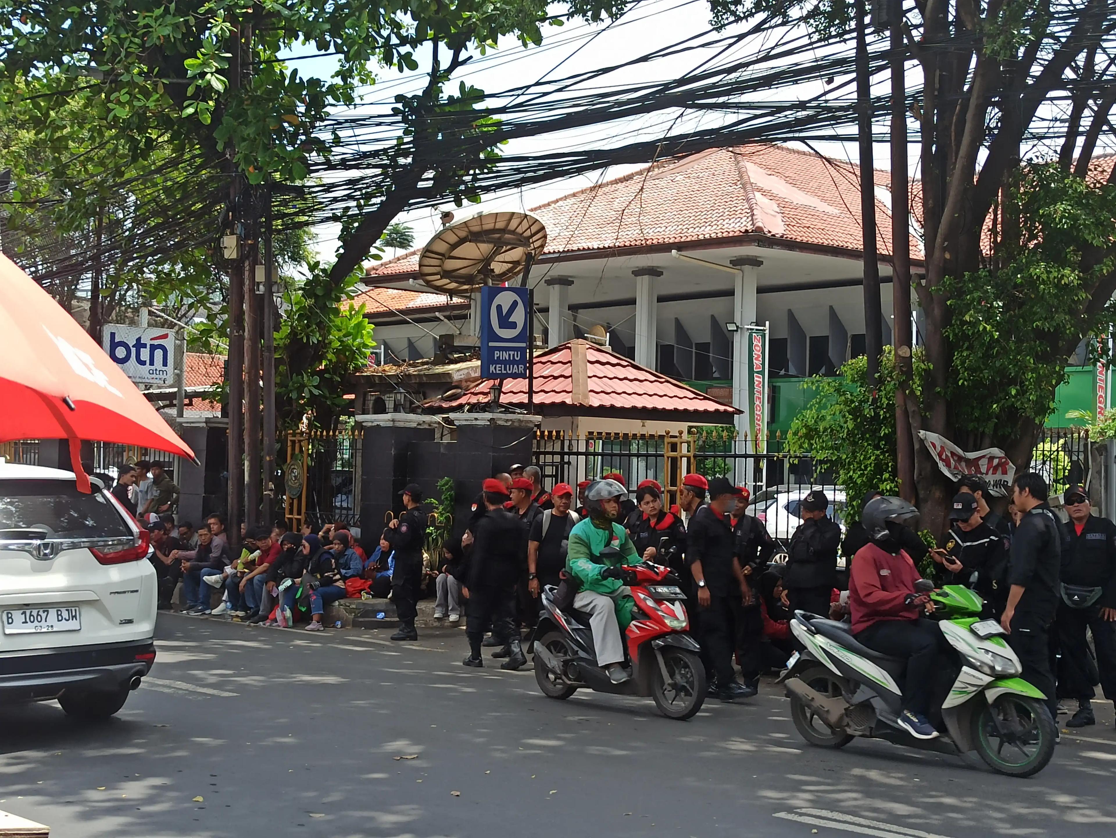 Depan Gedung PN Jaksel