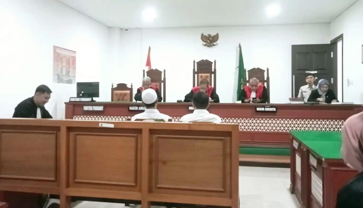 Detik-Detik Ketua Majelis Hakim Membacakan Putusan/Vonis