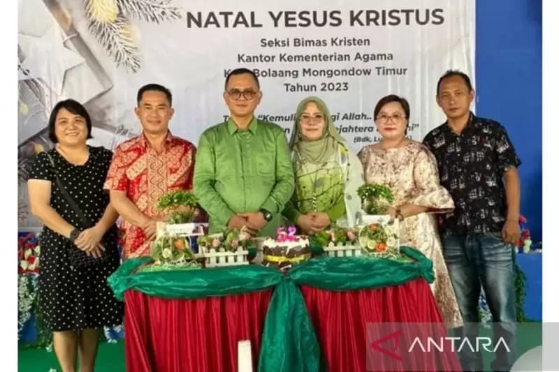 Kemenag Bersama Warga Gereja Sulut Wujudkan Kasih Sambut Natal