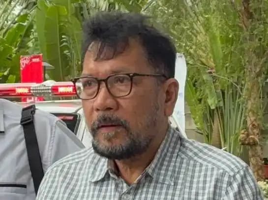 Dijemput dari Lapas Salemba, Zarof Ricar Tiba di KPK