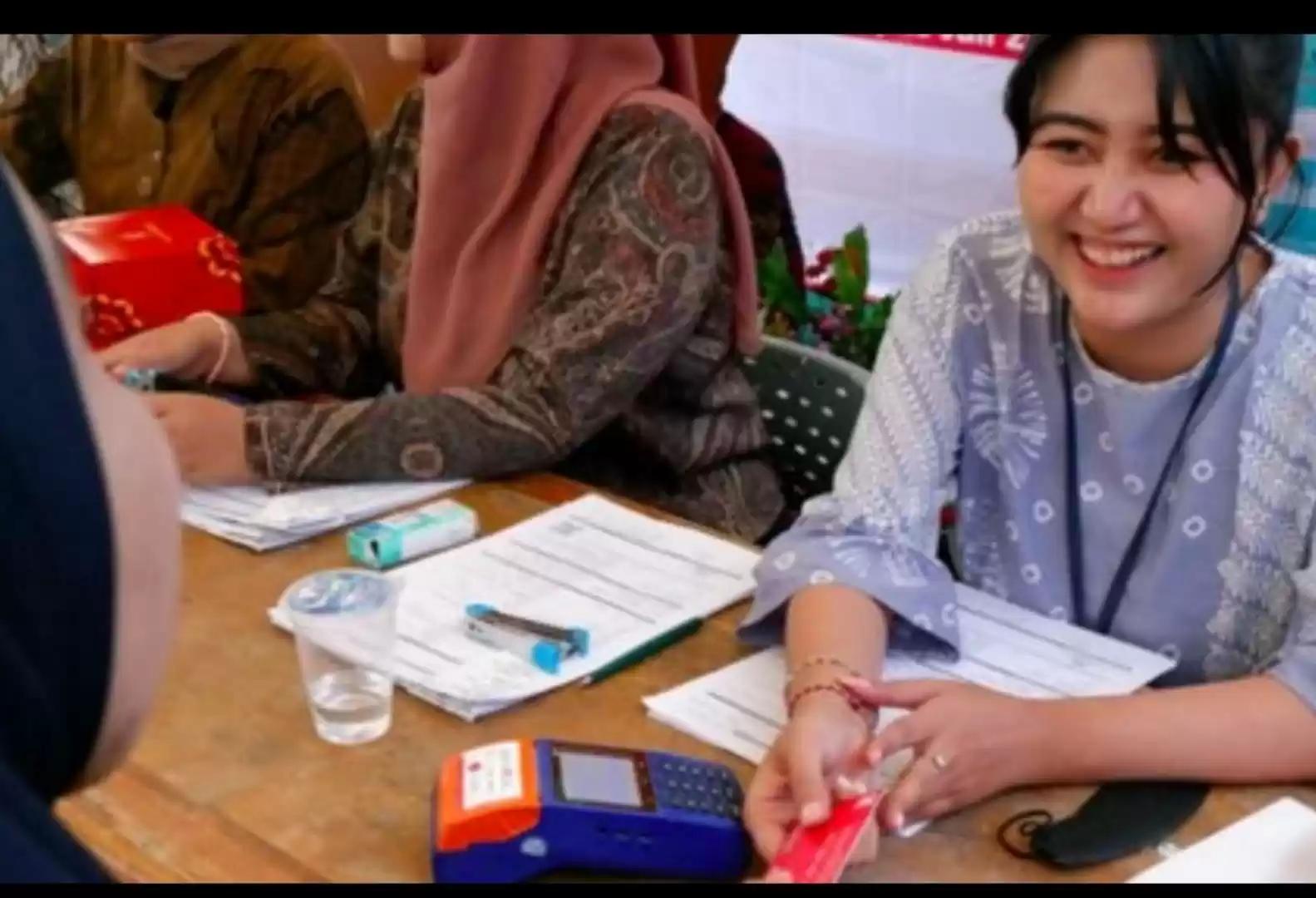 Dinsos Bersama Bank DKI Distribusikan Kartu Bansos PKD Bagi 78.097 Penerima Manfaat