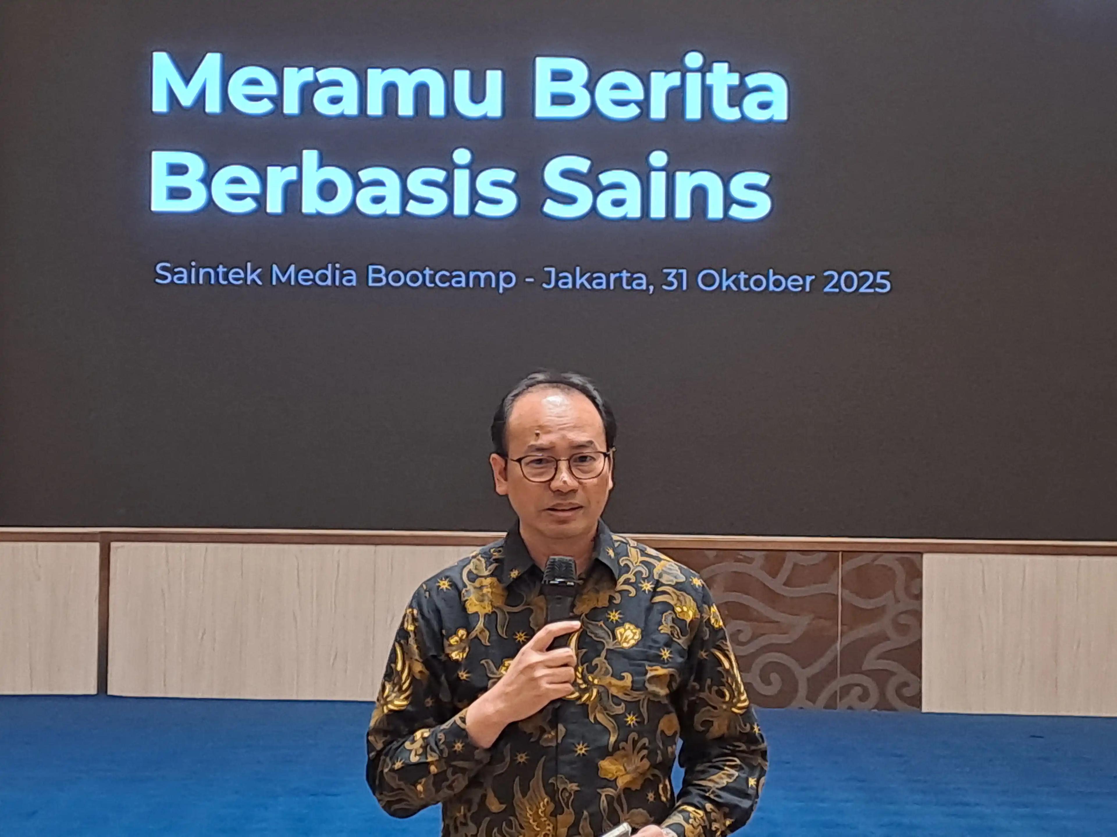 Direktur Diseminasi dan Pemanfaatan Sains dan Teknologi, Prof. Dr. Eng. Yudi Darma, M.Si., beberkan soal Citizen Sains. (Foto. Rizal Siregar)