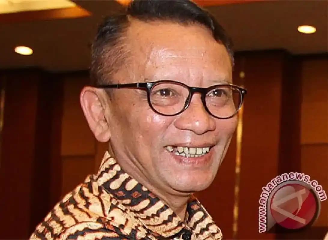 Direktur Jenderal Pajak Ken Dwijugiasteadi