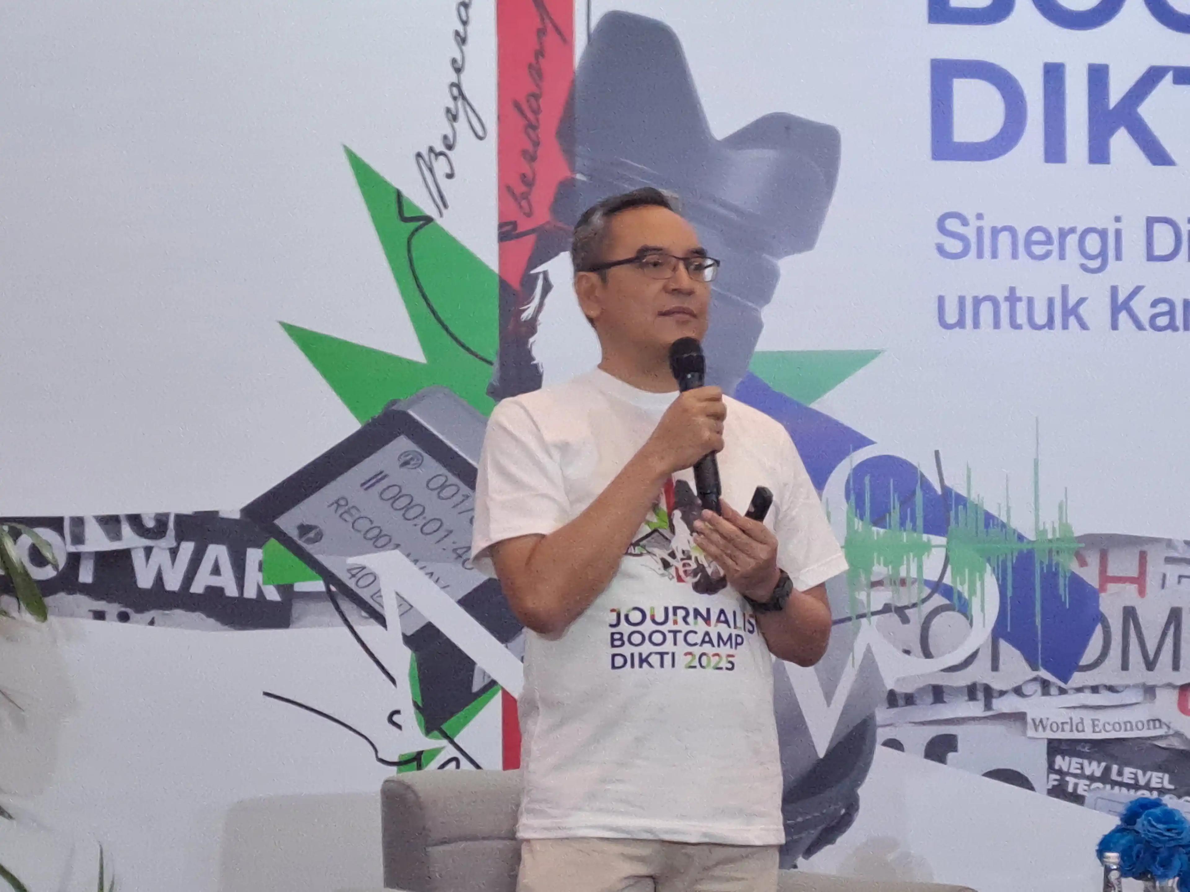 Direktur Kelembagaan Ditjen Diktisaintek Kemendikbudristek, Mukhamad Najib, memaparkan konsep Kampus Berdampak. (Foto. Rizal Siregar)