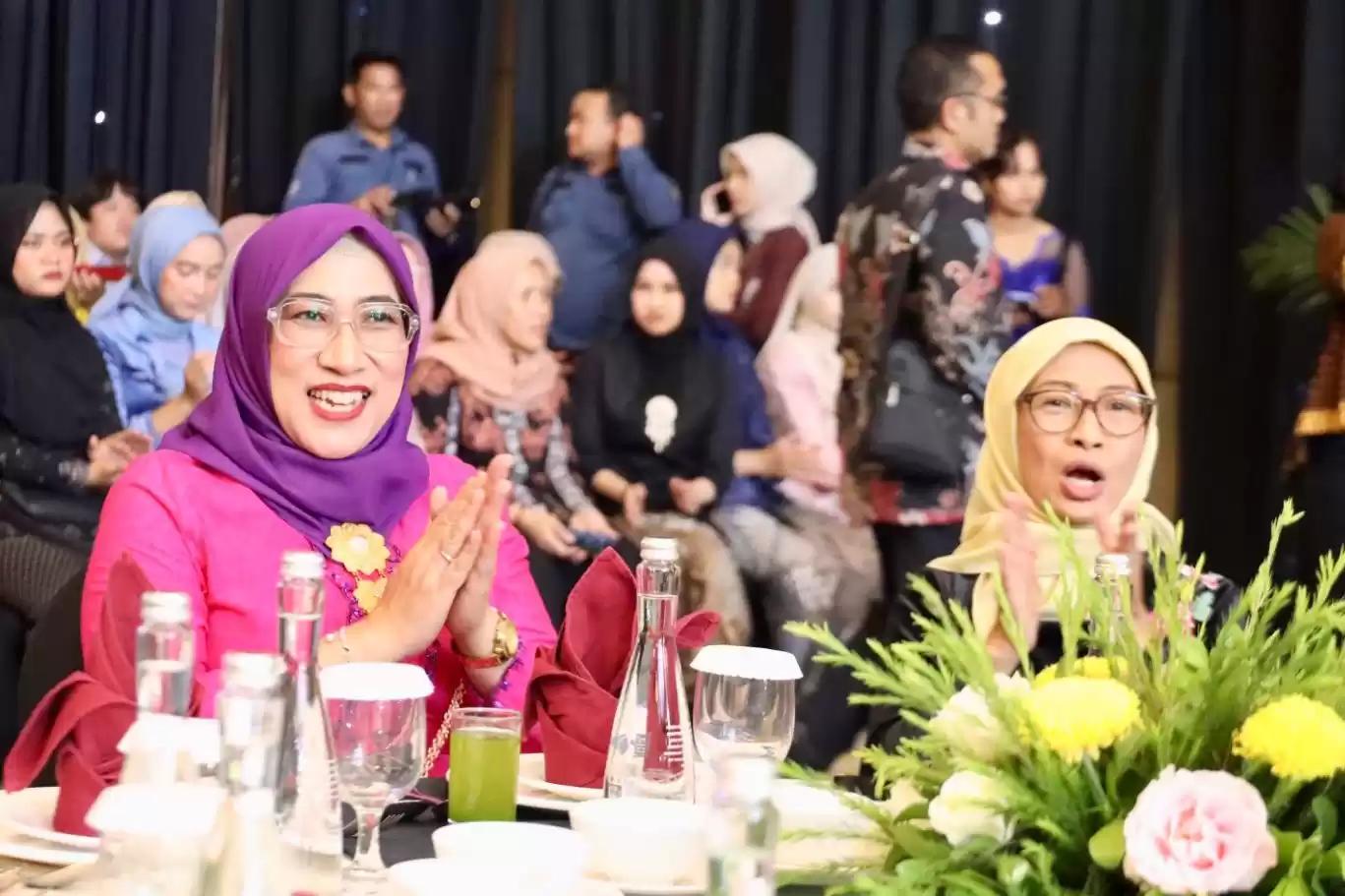 Disela Sarasehan Para Istri Wali Kota Di Rakernas Apeksi SeIndonesia