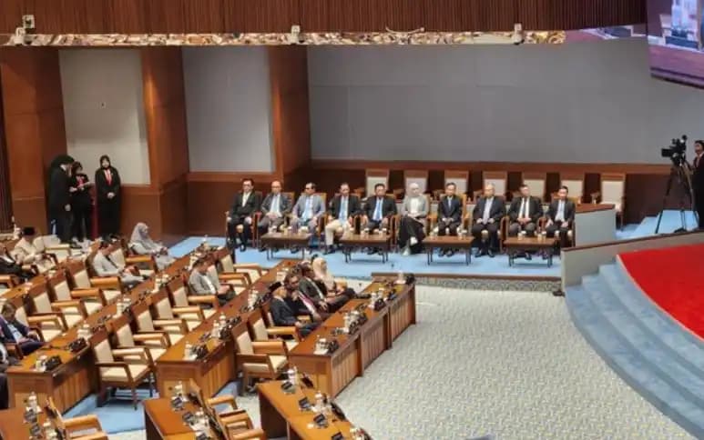 DPR mengesahkan 10 Anggota Dewas BPJS Kesehatan dan Ketenagakerjaan dalam Rapat Paripurna