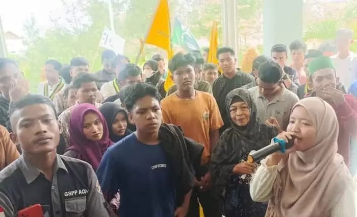 Prabowo: Tak Adil Menerima Semua Pengungsi Rohingya ditengah Banyak Rakyat Susah