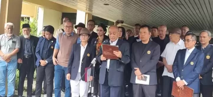 82 Guru Besar, 1.030 Mahasiswa, Dosen, dan Alumni Tanda Tangani Petisi Seruan Padjadjaran: Selamatkan Negara Hukum yang Demokratis, Beretika, dan Bermartabat”