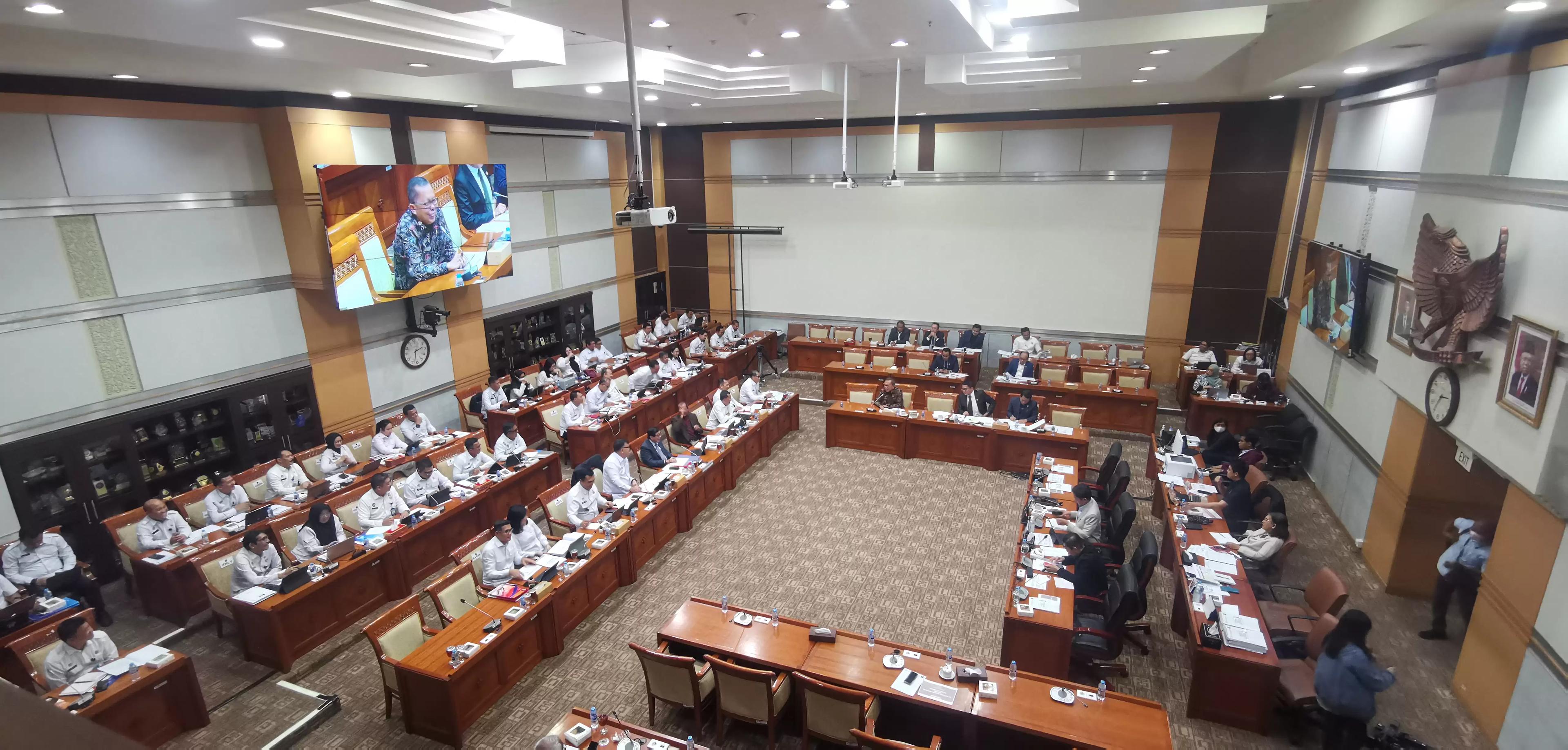 Benny K Harman Pertanyakan Status Edward Hiariej saat Raker Komisi III Dengan Kemenkumham