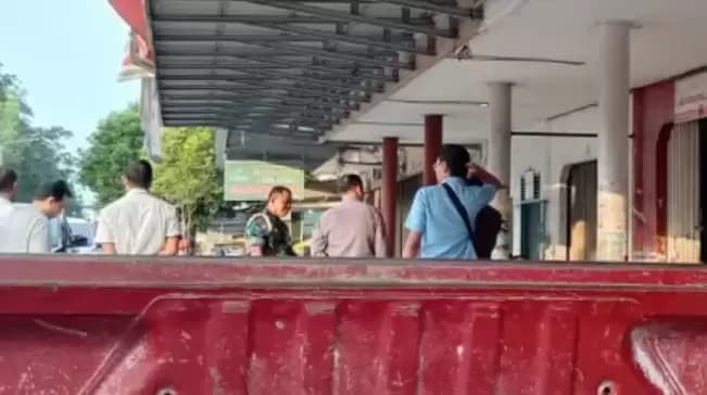 Tim Kejagung menggeledah ruko milik orang tua bos timah Aon di kawasan Jalan Kenanga Atas Koba, Bangka Tengah.