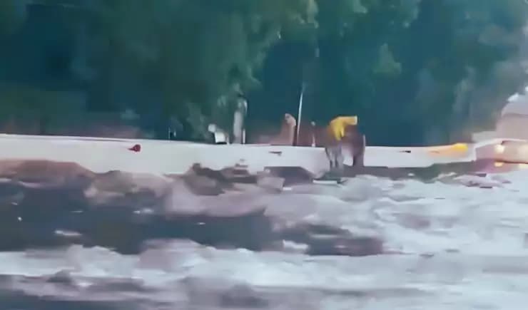 Banjir Rendam Ruas Tol Menuju Pintu Masuk Bandara Soekarno-Hatta