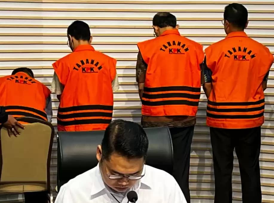 Eks Sekda Kota Bandung, Ema Sumarna tersangka