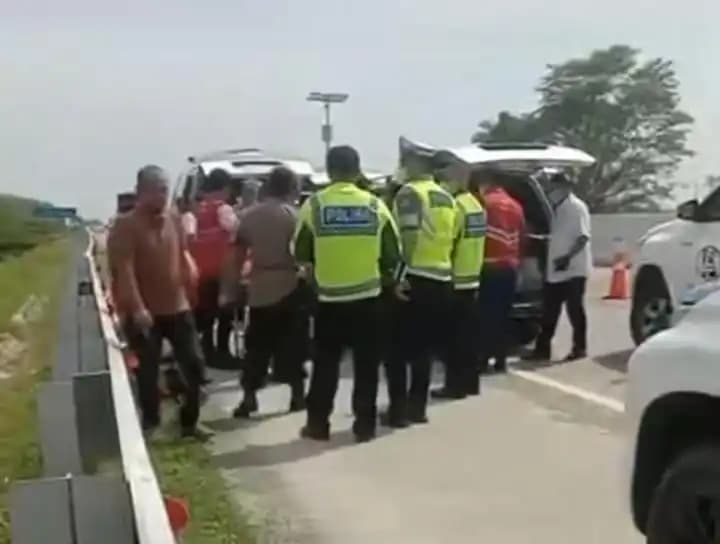 Empat Orang Ditemukan Tak Bernyawa Dalam Mobil di Tol Tegal