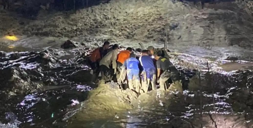 Evakuasi korban tewas diterkam buaya di Belitung