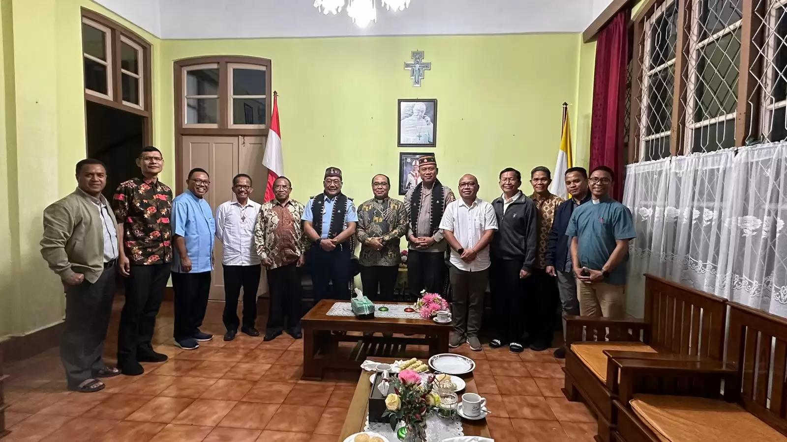Kunjungan Kerja DKP OCI ke Keuskupan Ruteng
