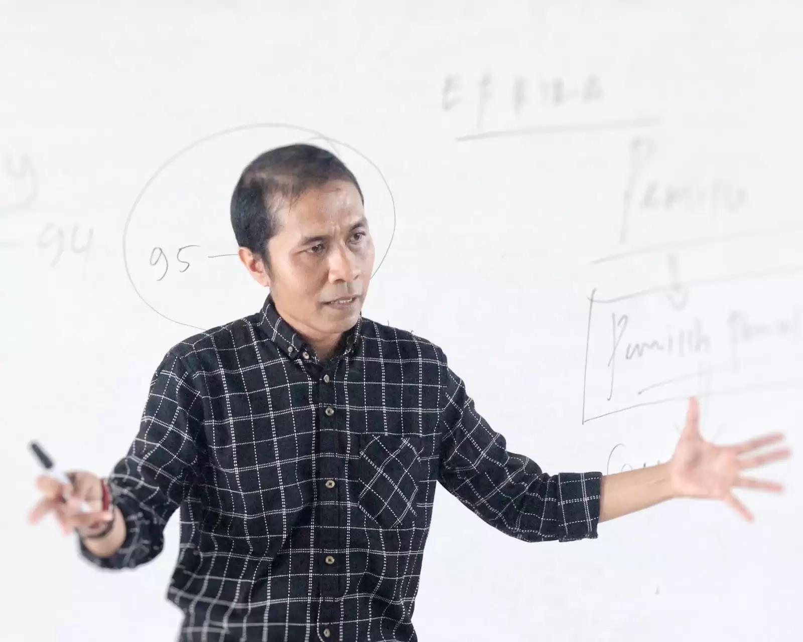 Pengamat Sebut Usulan PSI Konyol dan Patut Dicurigai