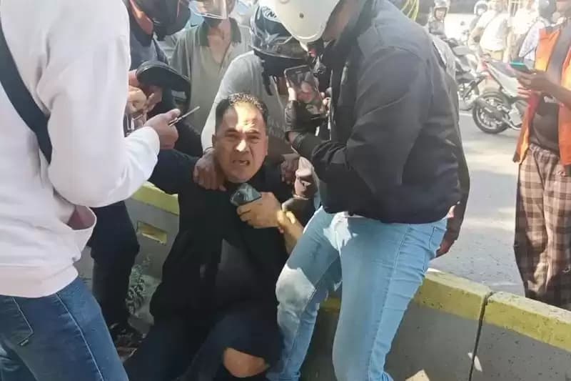 Saipul Jamil Kembali ke Polsek Tambora Usai Pemeriksaan di Polda Metro