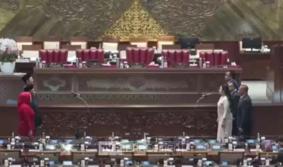 Ketua DPR Puan Maharani Lantik 3 Anggota PAW