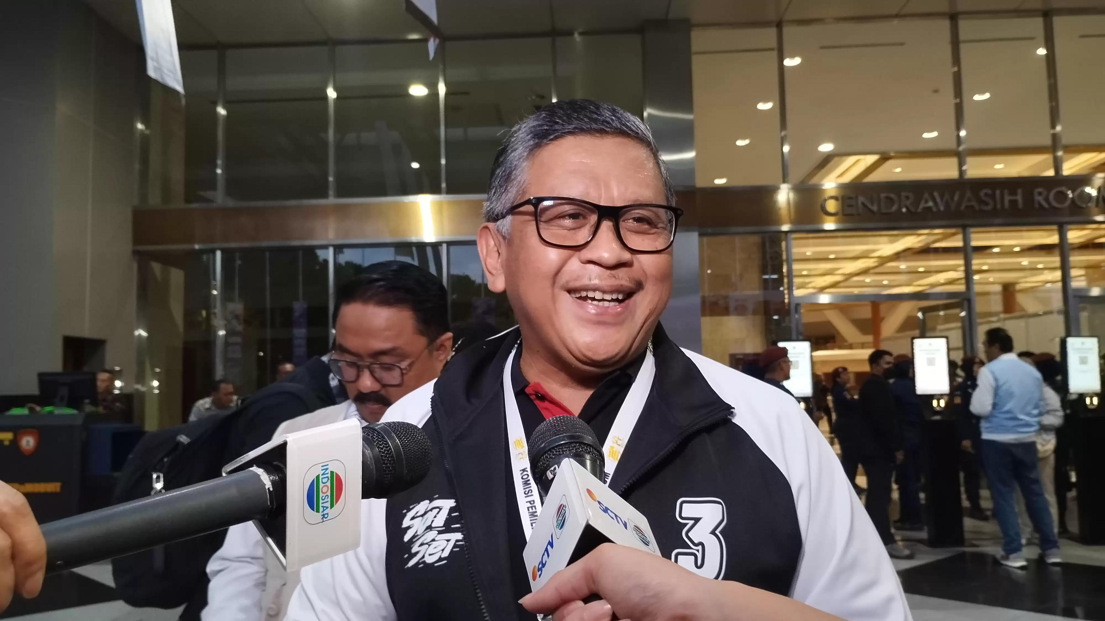 Hasto Sebut Anies Telah Menerima Umpan Lambung yang Sangat Baik dari Ganjar