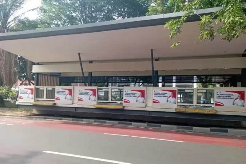 Legislator Duga Ada Kampanye Dini Terkait Stiker Heru di Halte TransJ
