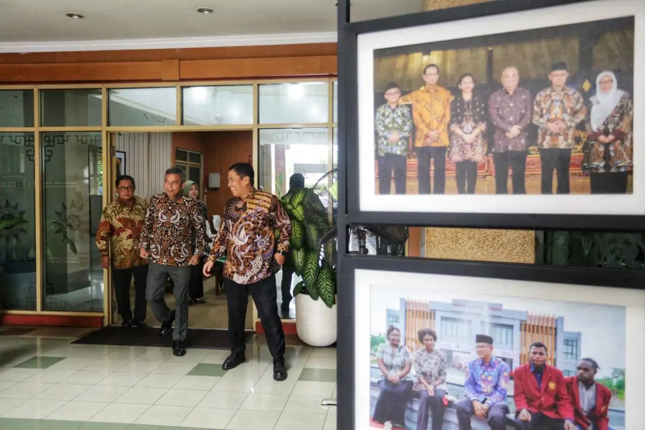 BTN Peduli Bersinergi dengan Muhammadiyah Salurkan Bantuan untuk Korban Banjir di Sumatera (Foto: Dok BTN)