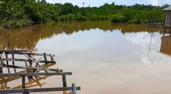 Foto Air Sungai Keruh