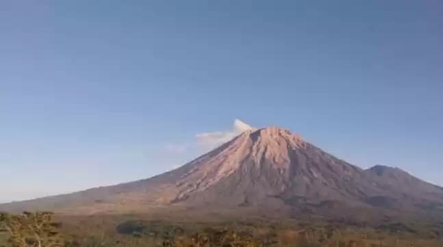 Foto Aktivitas Gunung Semeru