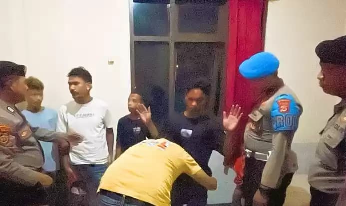 Foto Bukan Suami Istri di hotel