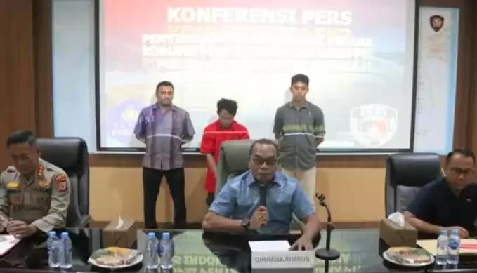 Foto Direktur Reskrimsus Kombes Pol Hujra Soumena, saat konferensi pers, di Ambon