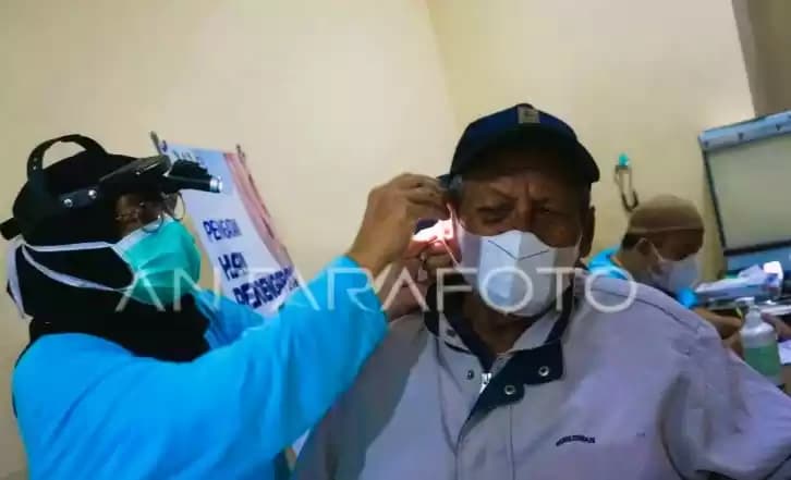 Foto Dokter spesialis telinga