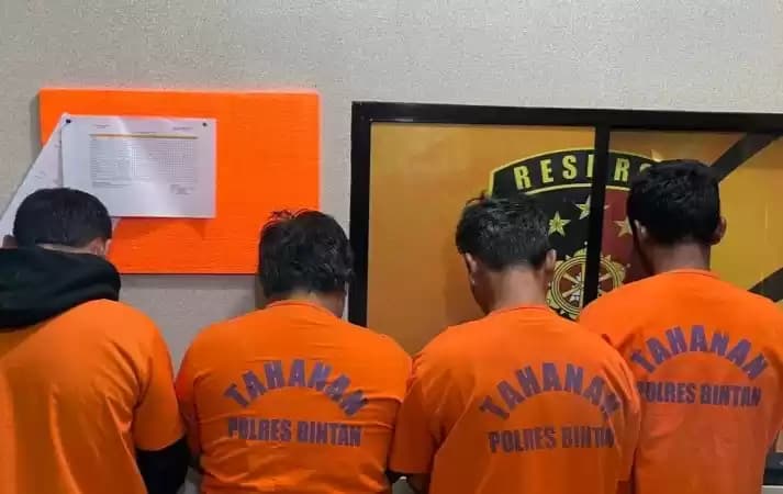 Foto Empat Pelaku Judi Kartu Remi