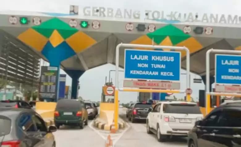 Foto Gerbang Tol  Kualanamu