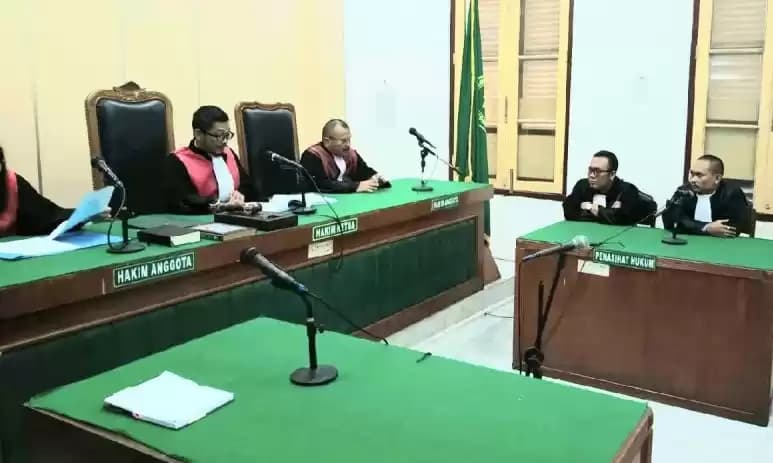 Foto Hakim Ketua Andriansyah membacakan putusan pidana