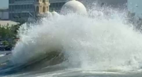 Foto Ilustrasi-Ombak