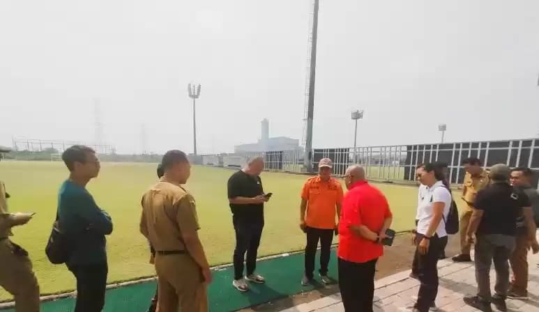 Foto Jajaran PSSI tinjauan Stadion Gelora Bung Tomo