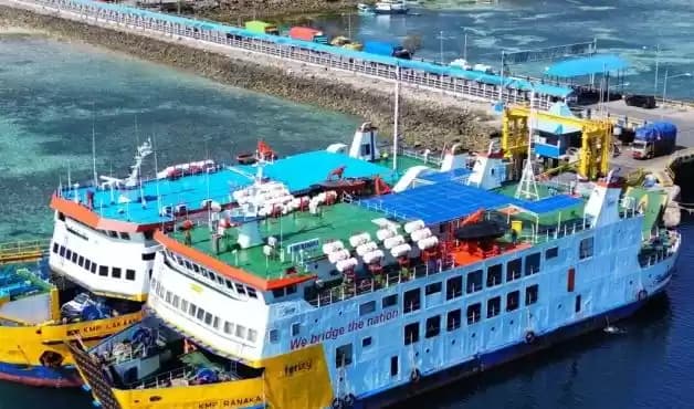 Foto Kapal Ferry