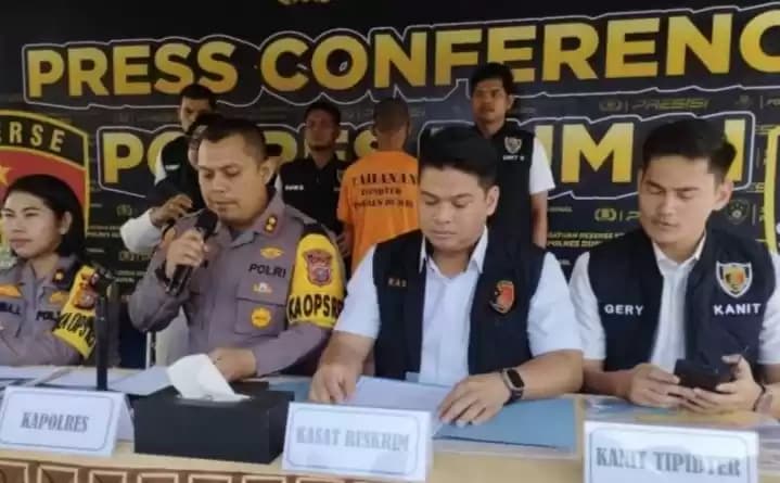 Foto Kapolres Dumai AKBP Dhovan ekspos penangkapan Pornografi