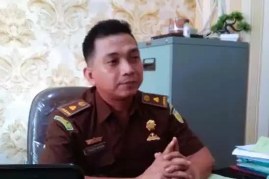Foto Kasi Intel Kejaksaan Negeri Kabupaten Mukomuko Radiman