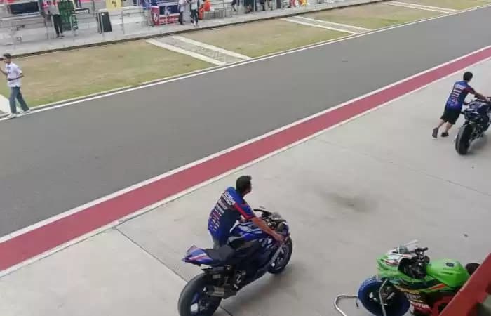 Foto Kru MotoGP Mandalika