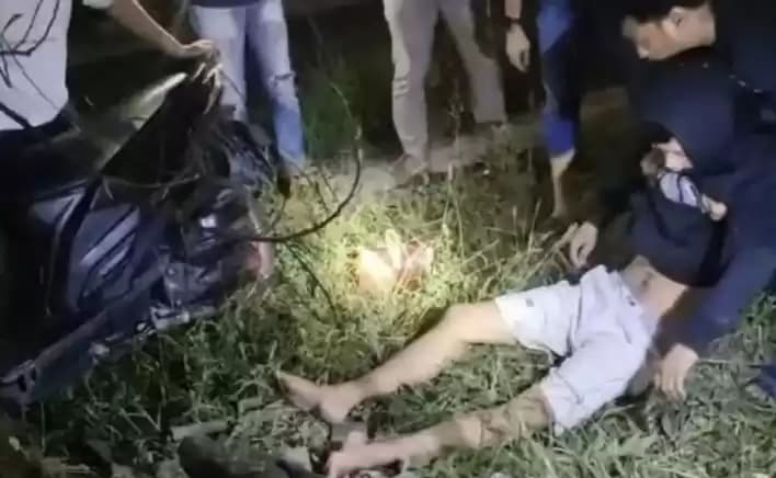 Foto Kurir Sabu Tabrak Pohon