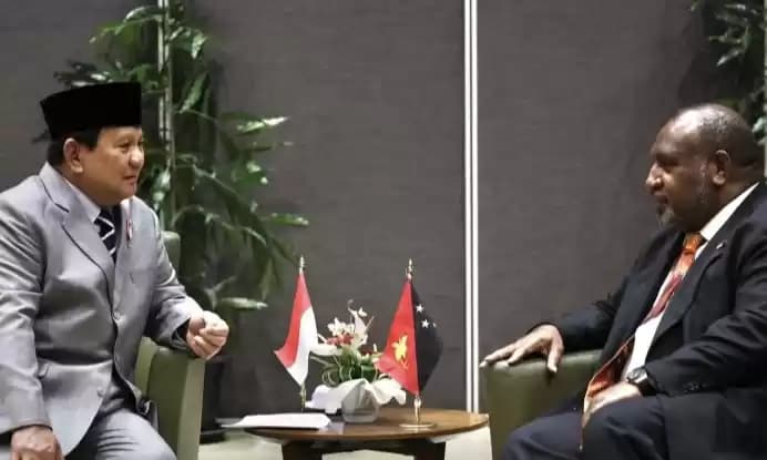 Foto Menteri Pertahanan RI Prabowo Subianto dan PM Papua Nugini James Marape