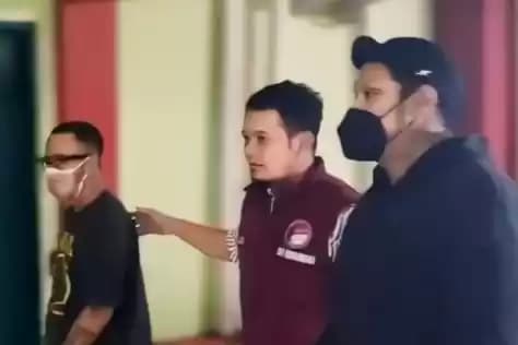 Foto Musisi Virgoun Tambunan Putra dan BH