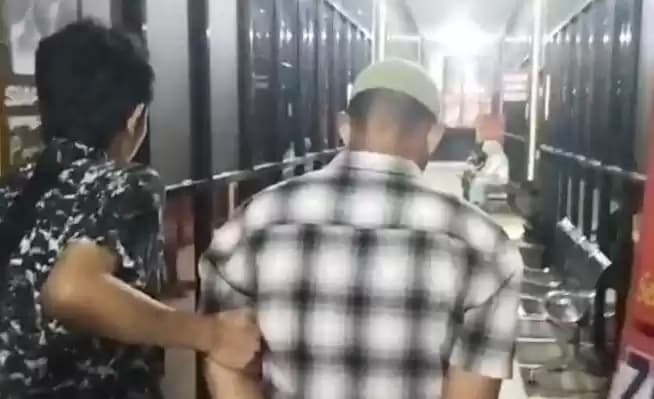 Foto Oknum Guru Lecehkan Siswa
