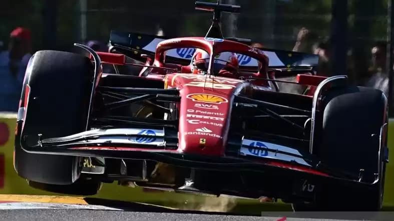 Foto Pembalap Ferrari asal Monegasque Charles Leclerc