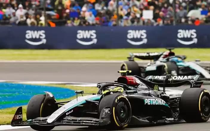 Foto Pembalap Mercedes asal Inggris Lewis Hamilton