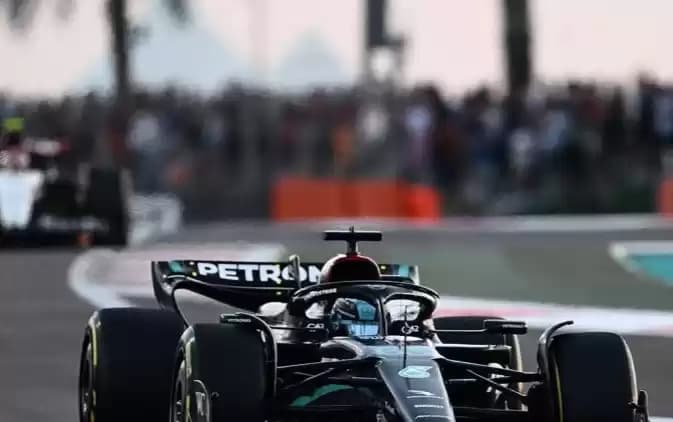 Foto Pembalap Mercedes George Russell