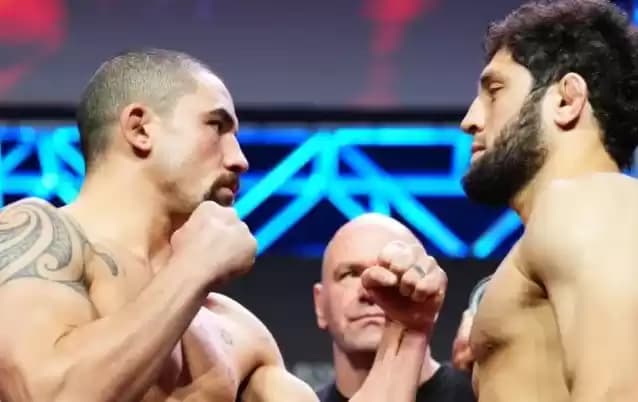 Foto Petarung MMA Robert Whittaker dan Ikram Aliskerov