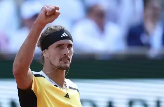 Foto Petenis Jerman Alexander Zverev bereaksi