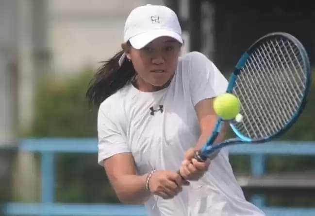 Foto Petenis putri Indonesia Anjali Kirana Junarto